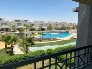Einbay pool view appartement - 艾因苏赫纳