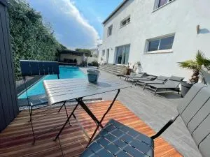 Villa Design le Crès - 圣埃尔斯