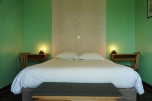 Hotels Les Grillons du Morvan : photos des chambres