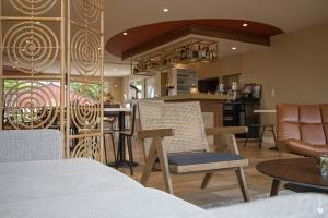 Hotels Logis Hotel - Le Relais De Montigny : photos des chambres