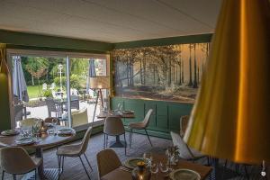 Hotels Logis Hotel - Le Relais De Montigny : photos des chambres