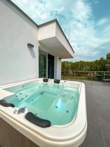 Casa Iringo Apartman By BLTN Balatonföldvár - 4hvězdičkové hotely ve městě Balatonföldvár