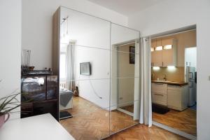 Sunny and Comfy apartment next to Opera Sofia