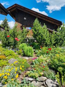 La Ücia by Fana Ladina