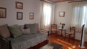 Marys Art House in the center of Old town