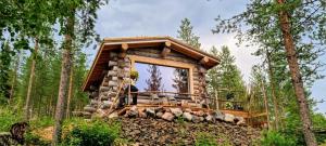 Log Cabin with Private Sauna & Hot Tub by Invisible Forest Lodge - Adults Only