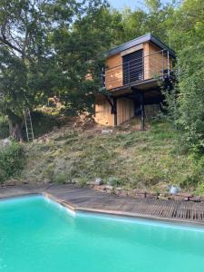 Maisons de vacances Le Moonloft insolite Tiny-House dans les arbres & 1 seance de sauna pour 2 avec vue panoramique : photos des chambres