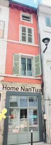 Appartements Home Nantua studio meubles Ain-Jura : photos des chambres