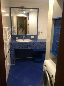 Levoberezhnaya metro station, exhibition center