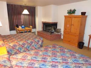 Double Room - Disability Access room in Pacific Gardens Inn