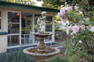 Ivanhoe Park Homestead