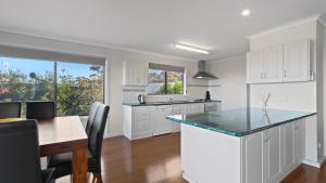 Sea For Miles - Scenic Coastal Retreat