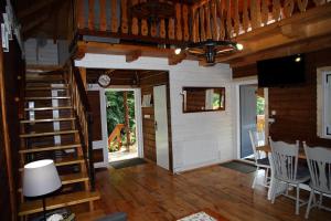 Rudera u Sióstr DREWNIANY DOMEK Stróża