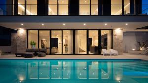 Beachfront Villa The View with Pool