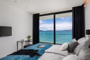 Beachfront Villa The View with Pool