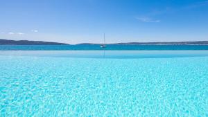 Beachfront Villa The View with Pool