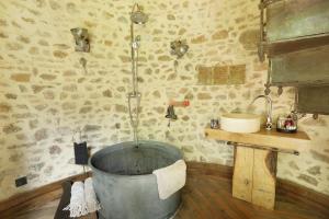 B&B / Chambres d'hotes Gite insolite Domaine ForRest Loire : photos des chambres