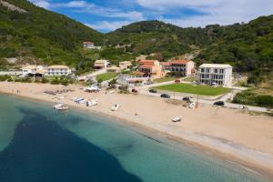 Armikes Beachfront Suites Afionas