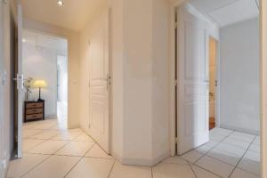 Cannes centre 2mins from beach stunning 3-Bed Apt