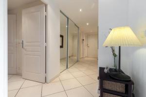 Cannes centre 2mins from beach stunning 3-Bed Apt