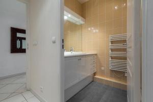 Cannes centre 2mins from beach stunning 3-Bed Apt