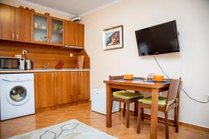 Helios Studio in a Complex in St Vlas by Flat Mаnаger