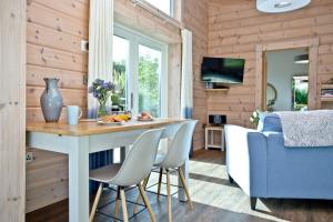 Cutterbrough, Great Field Lodges