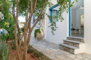 Blue Moon Apartments