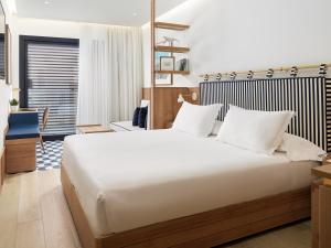 Classic Double Room (1 Adult) room in H10 Porto Poniente 4* Sup