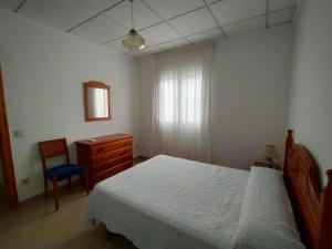apartamento con aire acondicionado de tres dormitorios en el centro y junto a la playa