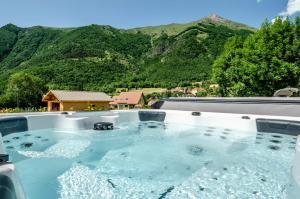 Les Petits Ecrins - Chalets avec spas privatifs