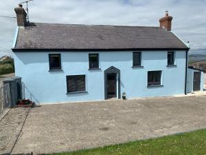 Farm House - Sleeps 7 - Garden - Parking