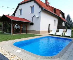 Villa Lili Apartments - Hegy