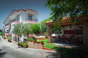 Marmaron Rooms