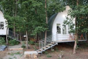 Bungalovi Api-centar