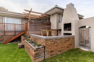 Cornerstone Guesthouse Alk Van Zyl