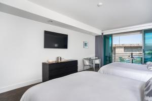 Heat Hotel image 3
