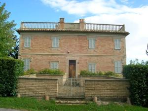 Country House "I luoghi dell anima"con piscina e giardino
