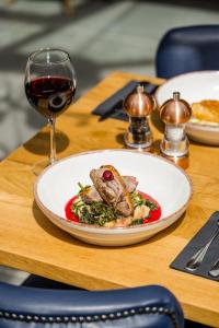 plum and partridge inn