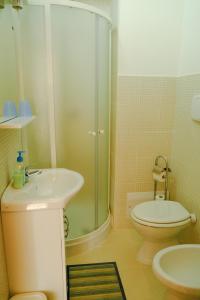 Camera Matrimoniale/Doppia con Letti Singoli con Bagno Privato
