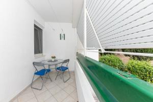Apartment for 2, Balcony, Wi-Fi, Public Parking, Private Entrance