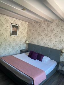 Hotels HOTEL ERMITAGE : photos des chambres