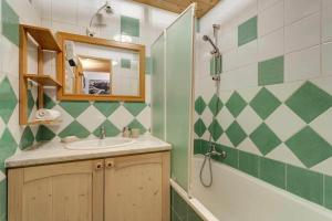 Apartment Lachenal, Alpes Agency, Central Chamonix, Sleeps 2-4
