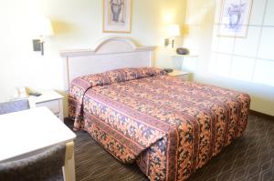 King Room room in Scottish Inn and Suites NRG Park/Texas Medical Center - Houston