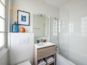 Tour de Nesle La Rochelle Vieux Port 3 etoiles