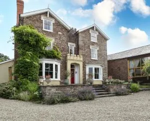 Wheelbarrow Castle - Stoke Prior