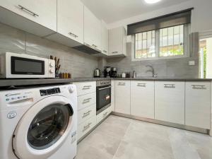 Downtown Retreat 67sqm apt in Neos Kosmos