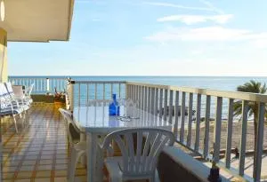 Seafront fully renovated apart amazing terrace - Cunit