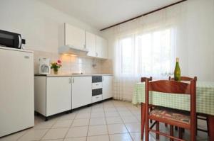 Apartment in Nin with loggia air conditioning WiFi 48695