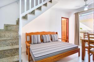 Apartamento bem equipado com ar condicionado e churrasqueira a 100 metros da praia - 02 dormitórios - Edifício Água Viva